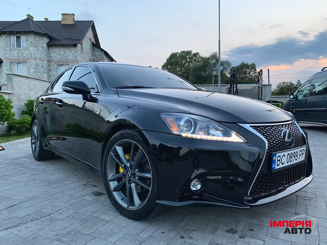 Lexus IS - фото 13