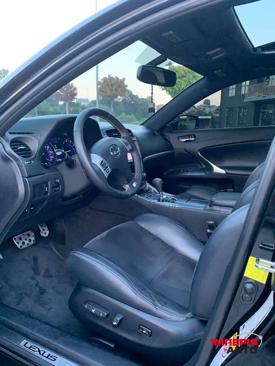 Lexus IS - фото 5