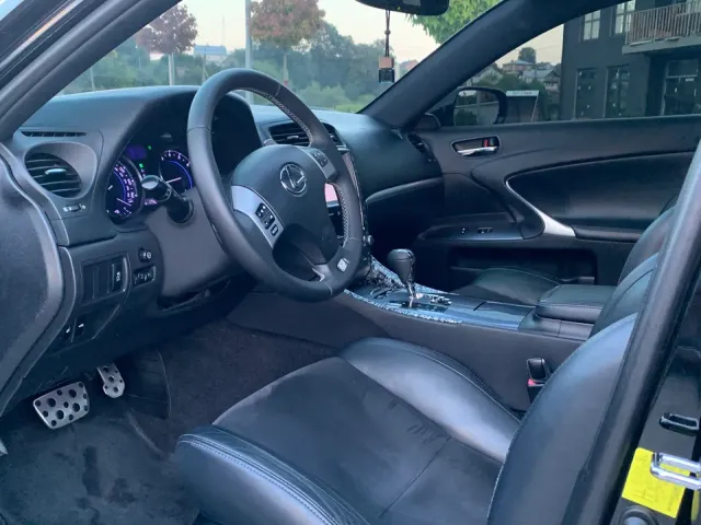 Lexus IS - фото 5