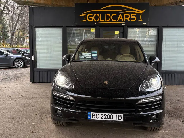 Porsche Cayenne - фото 1