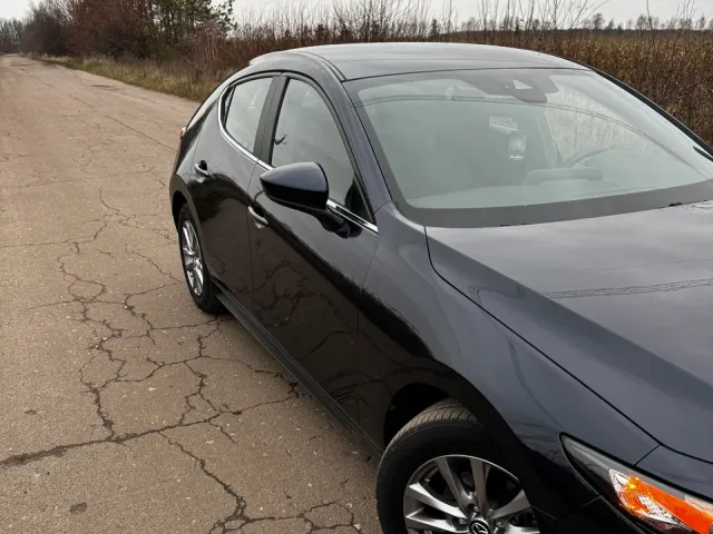Mazda 3 - фото 4