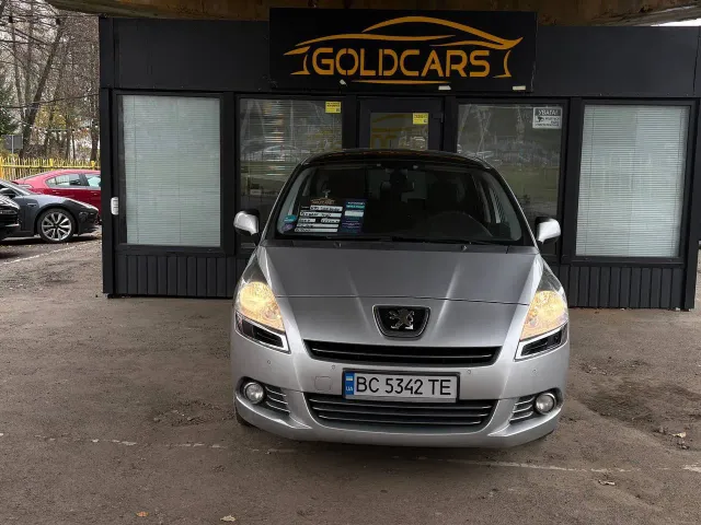 Peugeot 5008 - фото 1