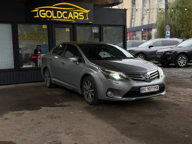 Toyota Avensis - фото 2