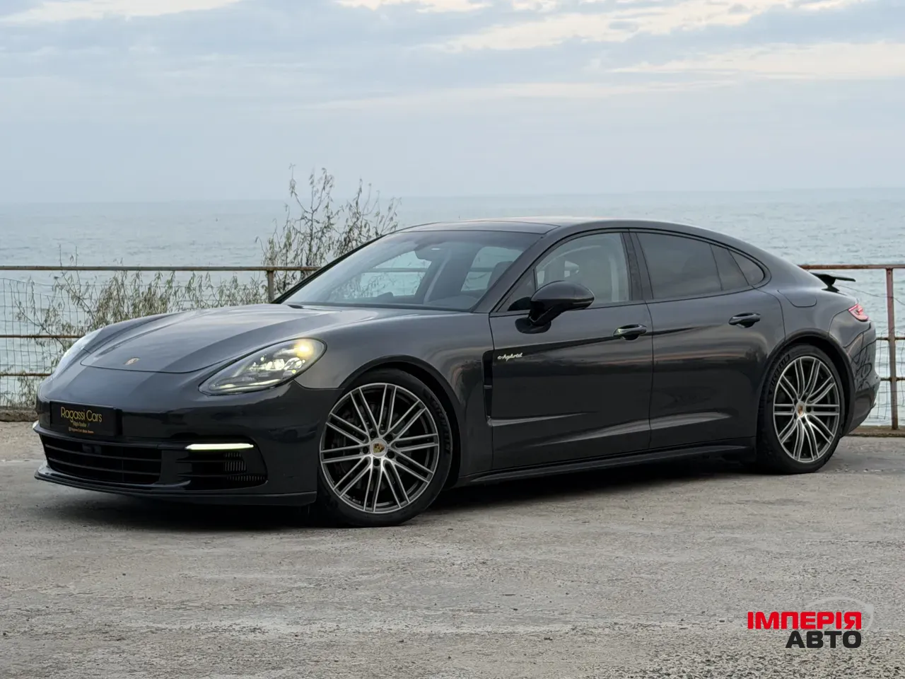 Porsche Panamera - фото 1