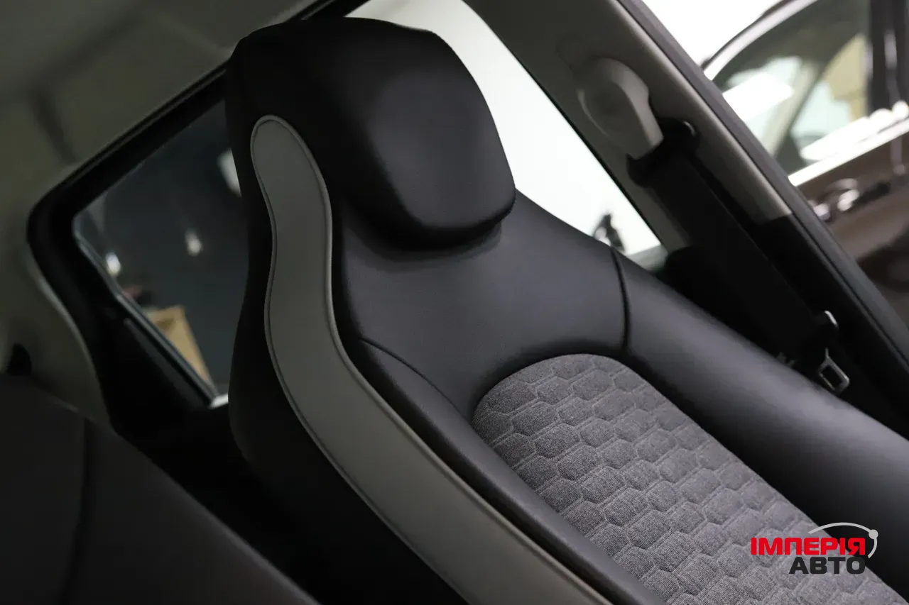 Renault ZOE - фото 22