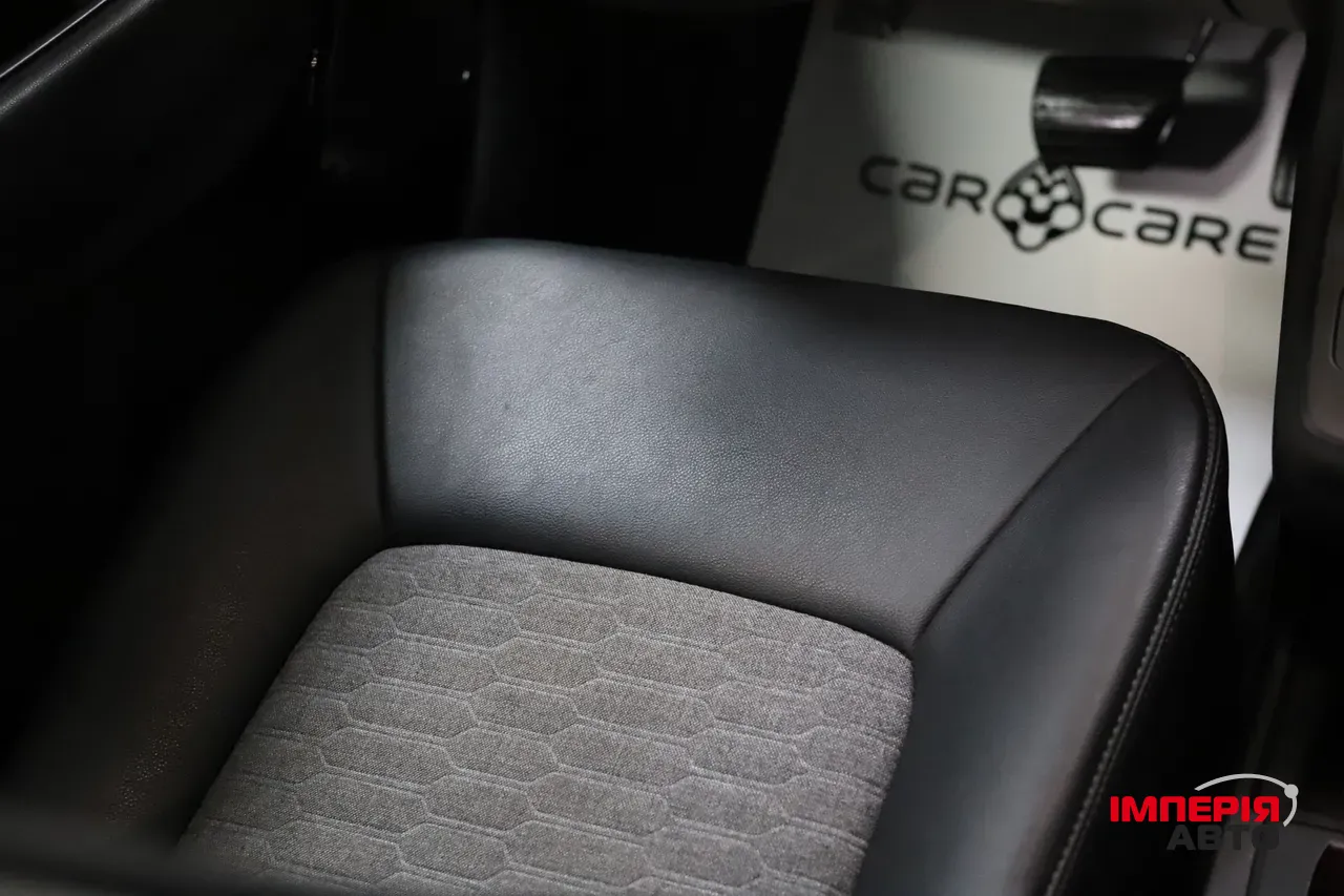 Renault ZOE - фото 8