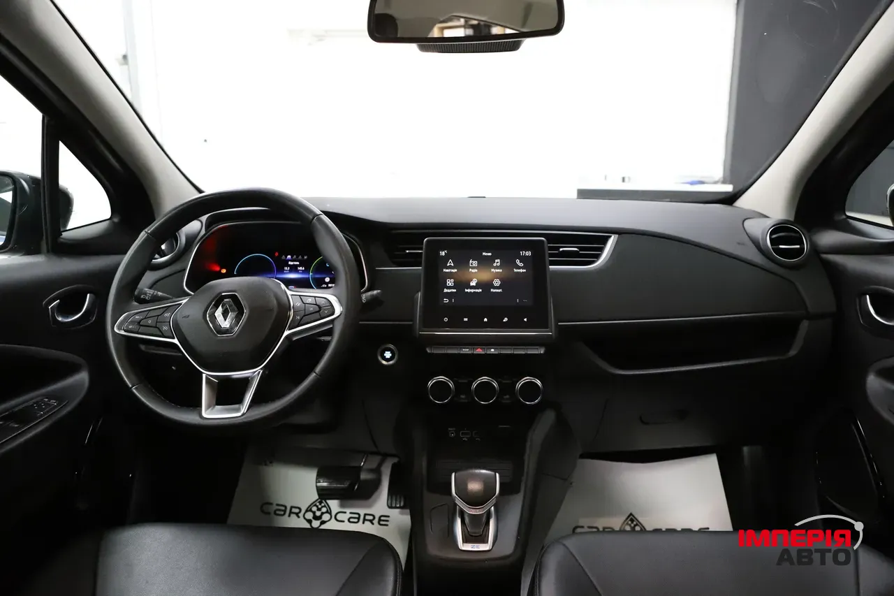 Renault ZOE - фото 11