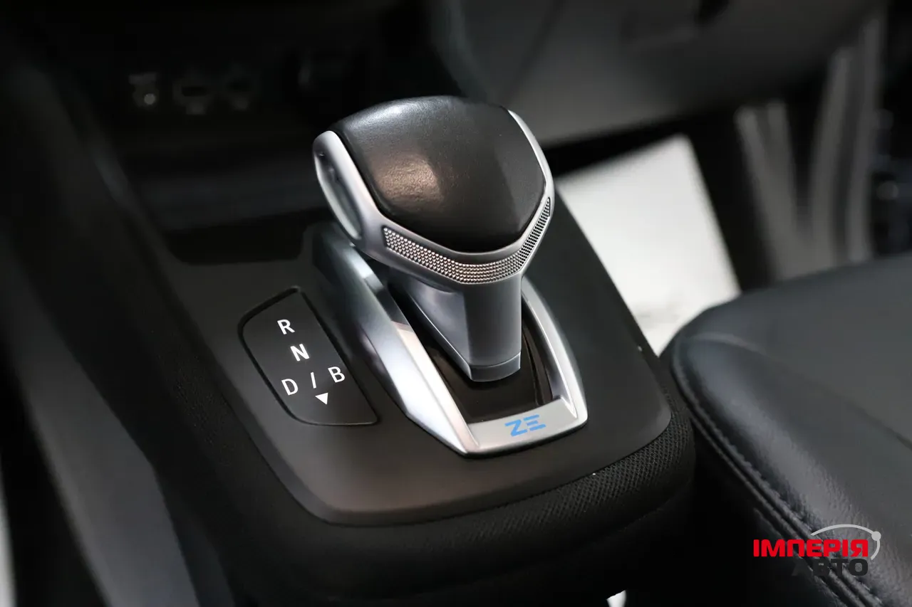 Renault ZOE - фото 23