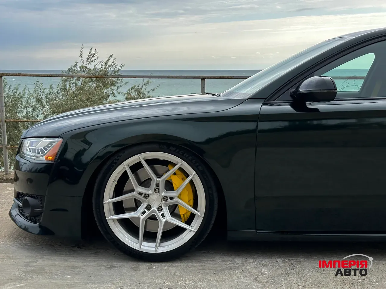 Audi S8 - фото 6