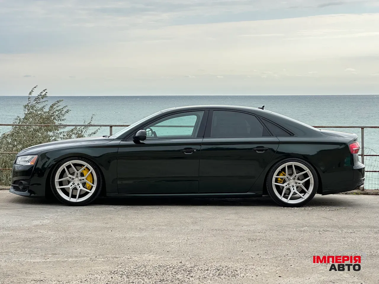 Audi S8 - фото 8