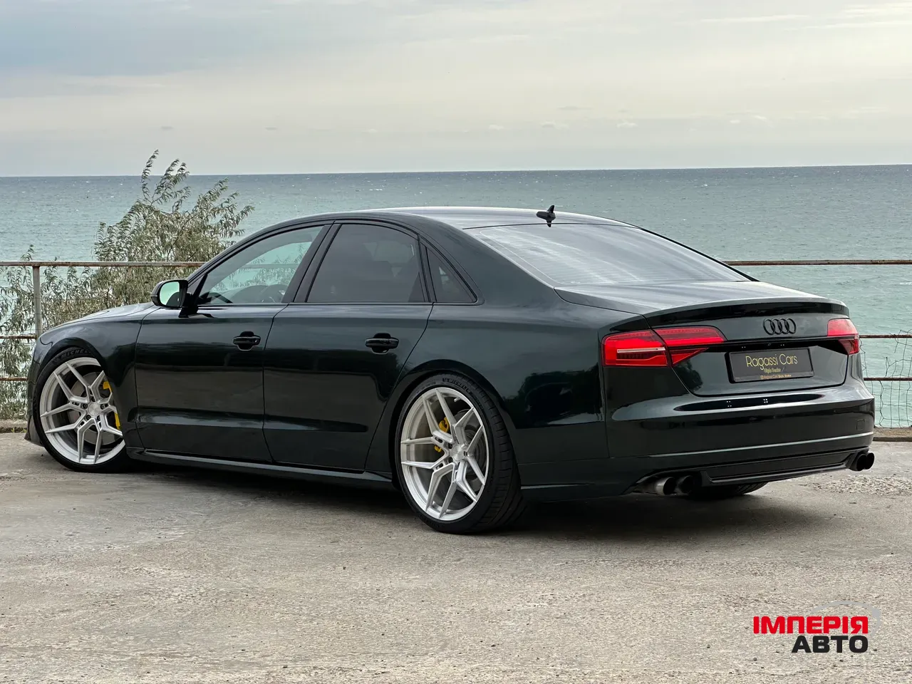 Audi S8 - фото 9