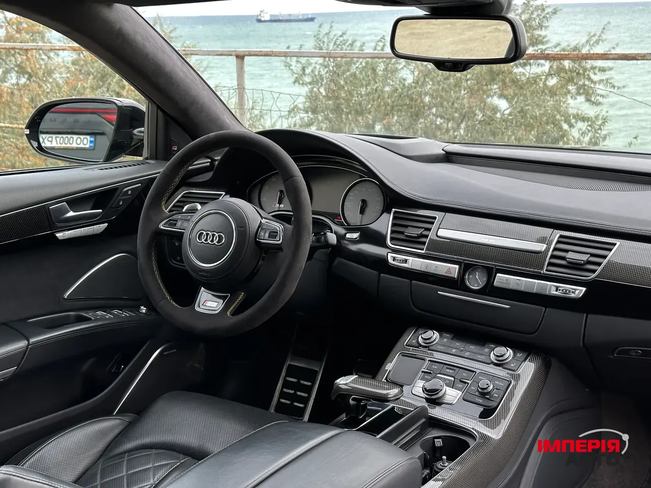 Audi S8 - фото 12