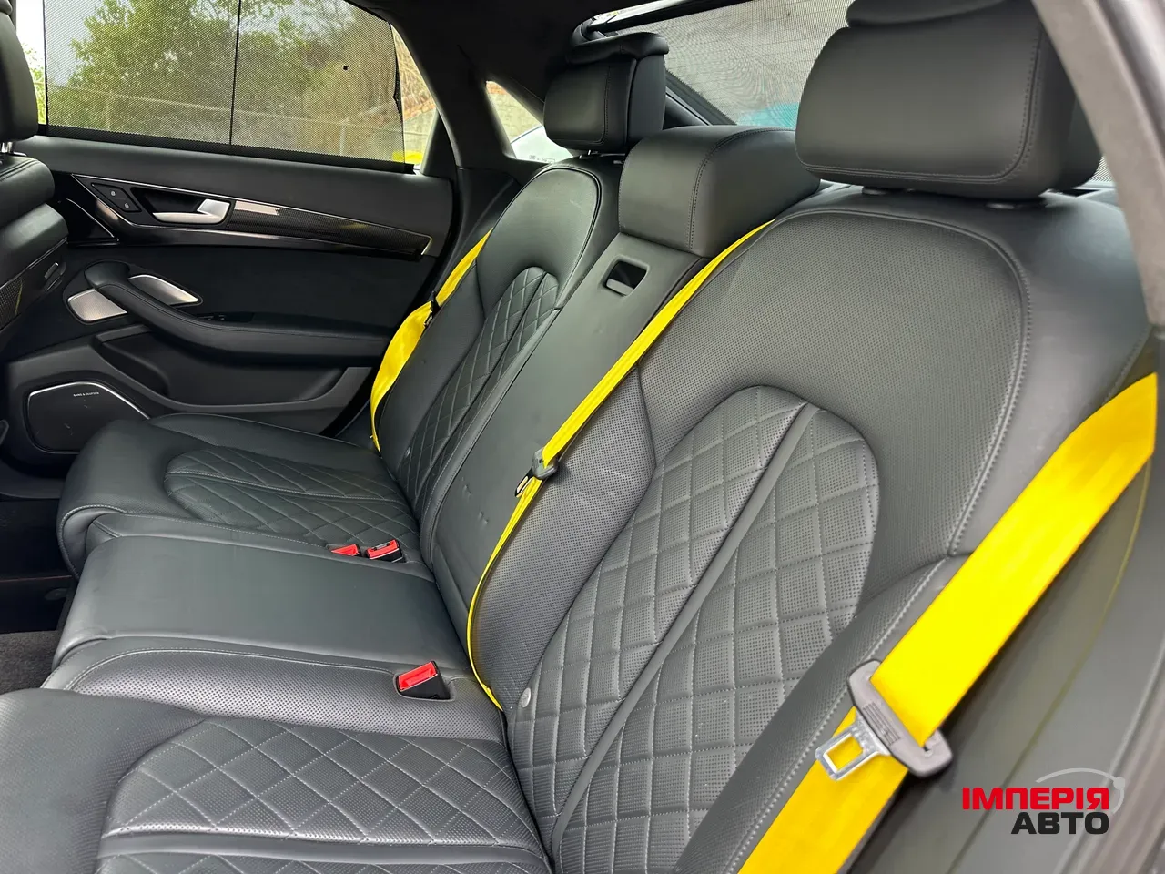 Audi S8 - фото 17