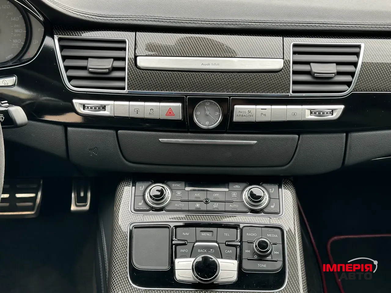 Audi S8 - фото 14