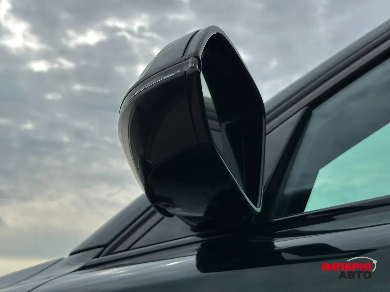 Audi S8 - фото 21