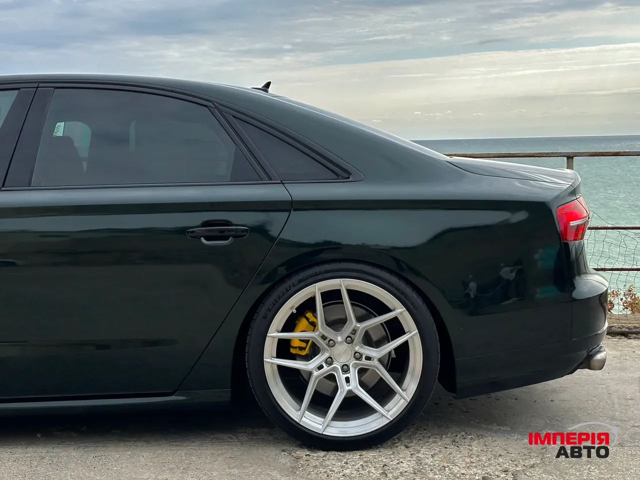 Audi S8 - фото 7