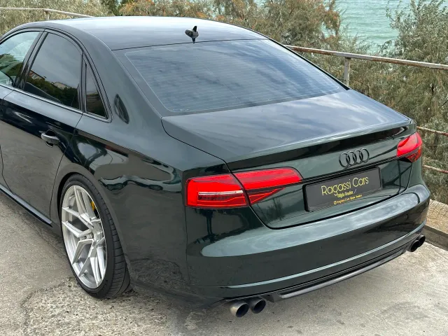 Audi S8 - фото 5