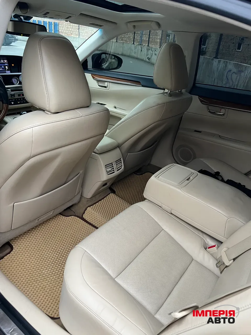 Lexus ES - фото 12