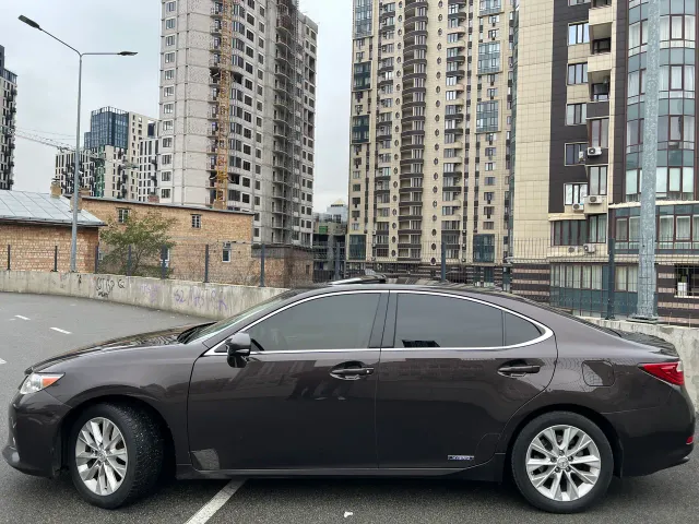 Lexus ES - фото 3