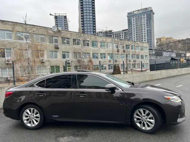 Lexus ES - фото 4