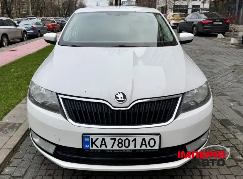 Skoda Rapid - фото 12