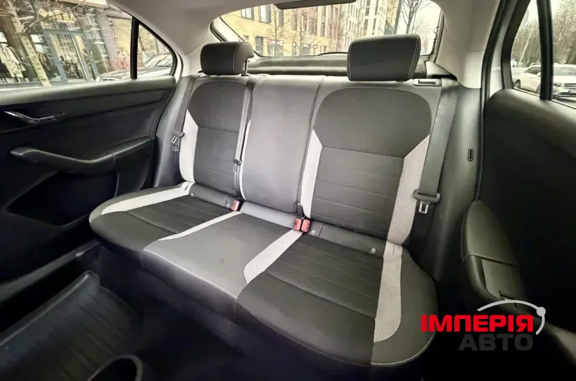 Skoda Rapid - фото 19