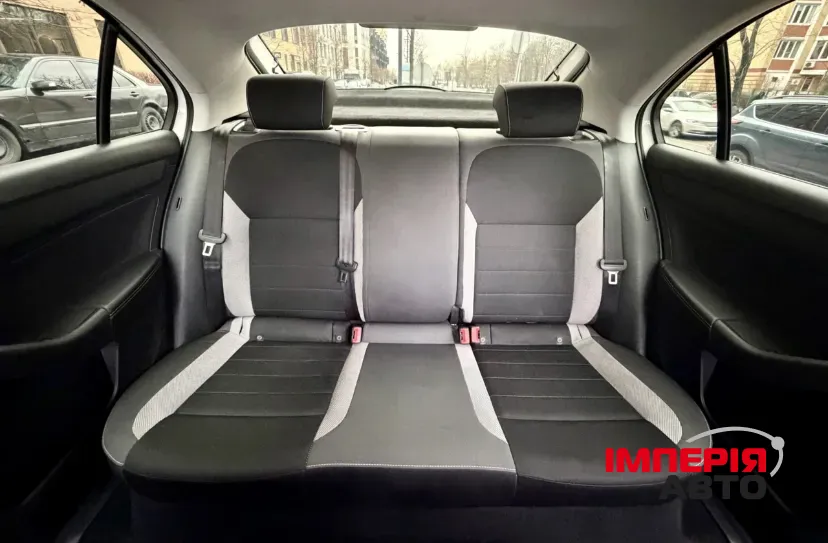 Skoda Rapid - фото 20