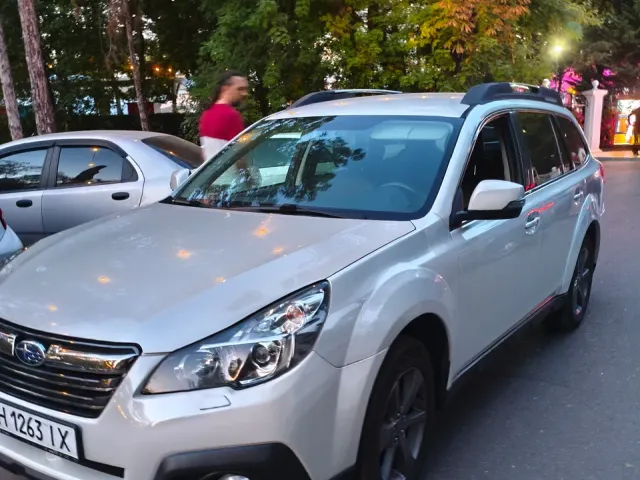 Subaru Outback - фото 2