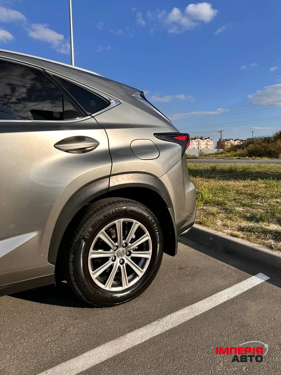 Lexus NX - фото 3