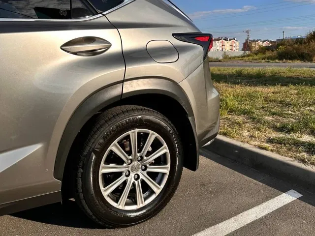 Lexus NX - фото 3