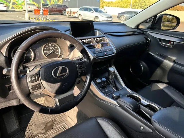 Lexus NX - фото 5