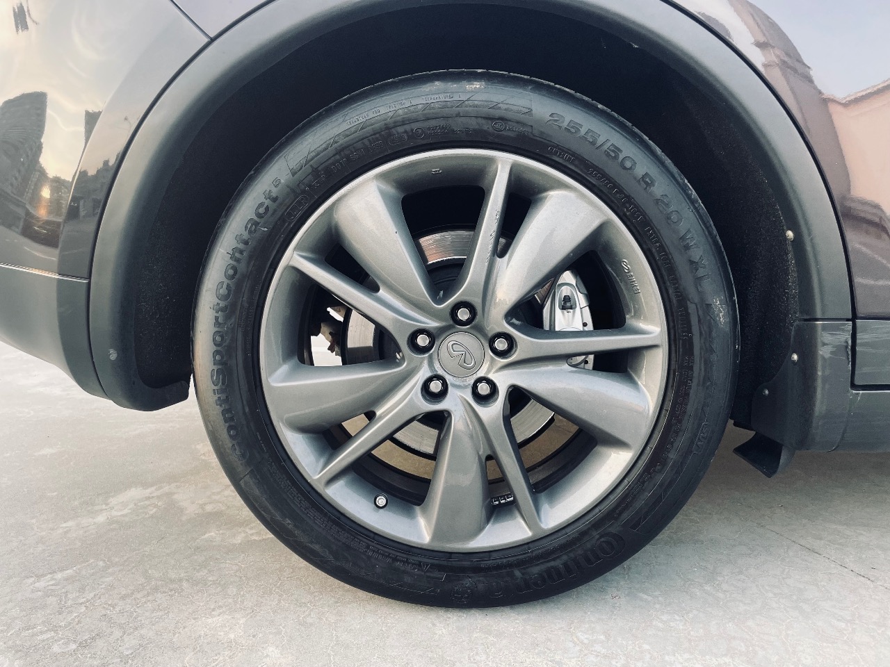 Infiniti QX70 - фото 3