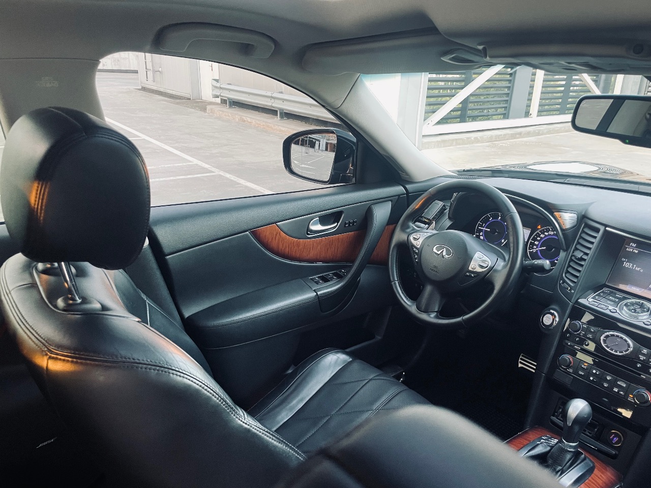 Infiniti QX70 - фото 11