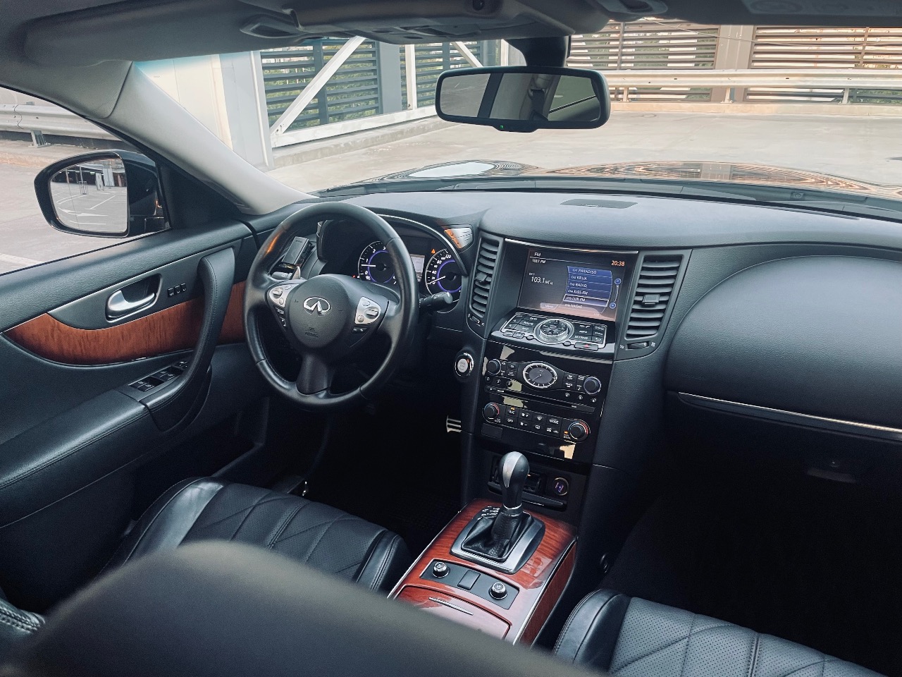 Infiniti QX70 - фото 9