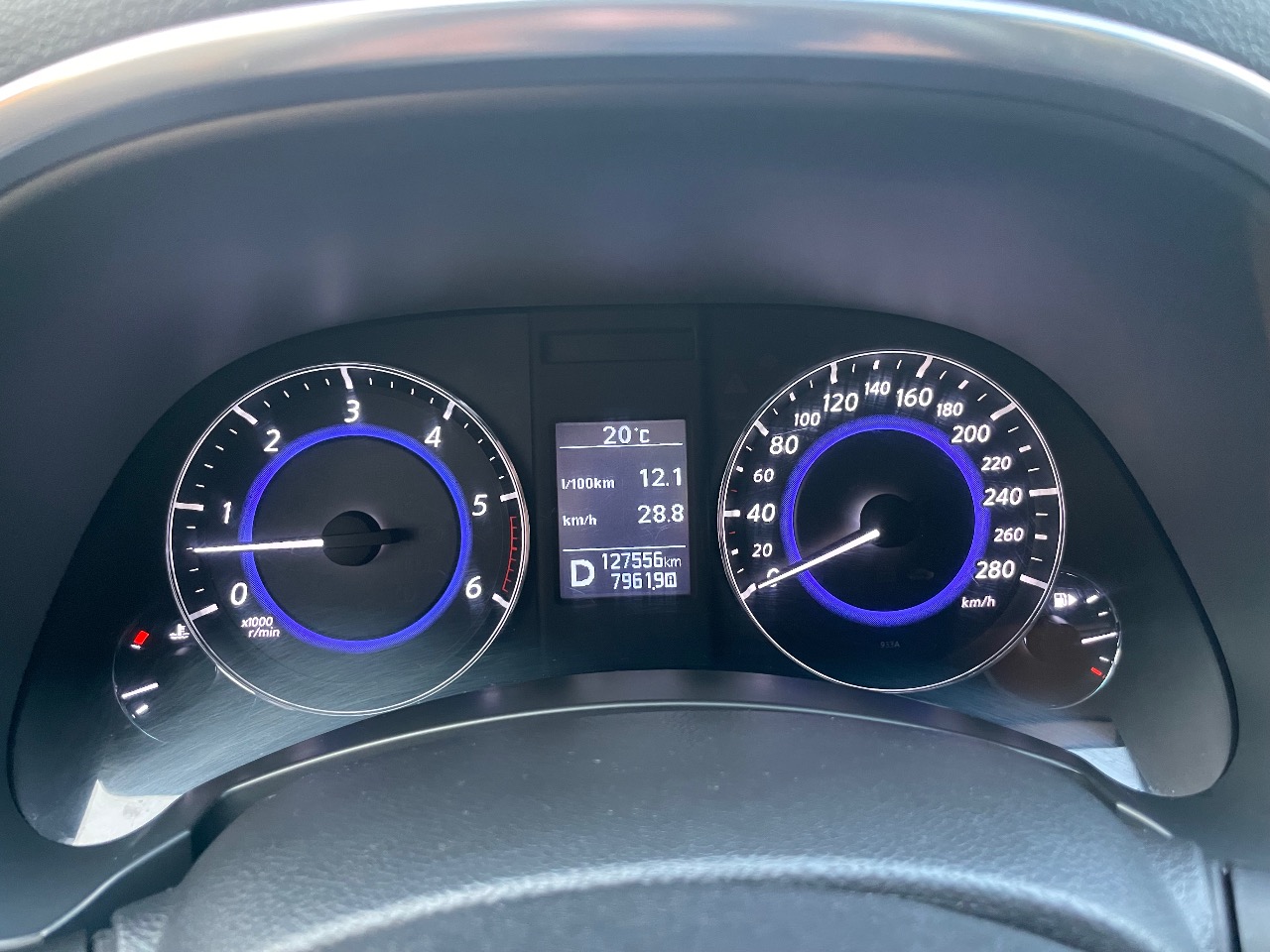 Infiniti QX70 - фото 12