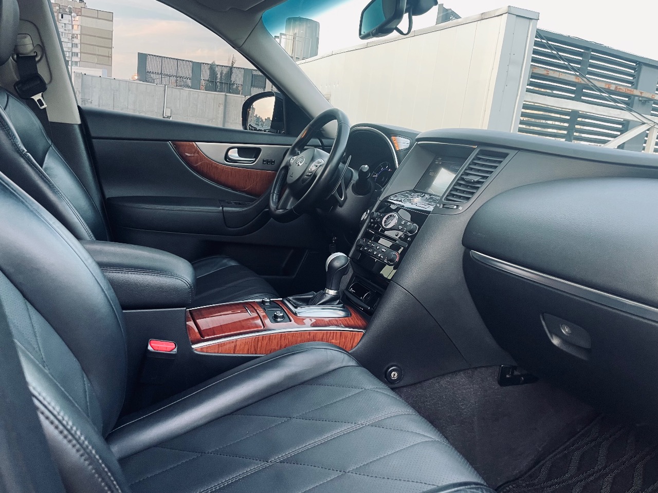 Infiniti QX70 - фото 18