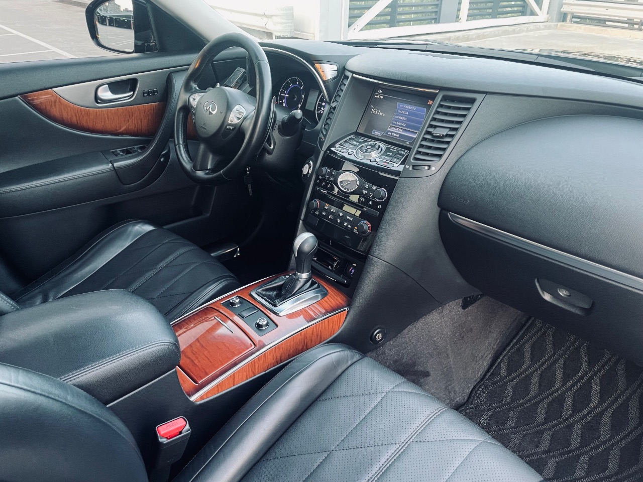 Infiniti QX70 - фото 21