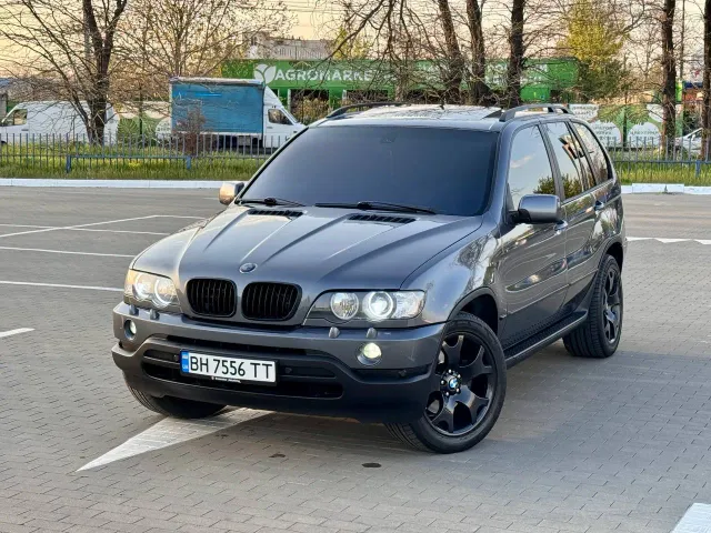 BMW X5 - фото 1