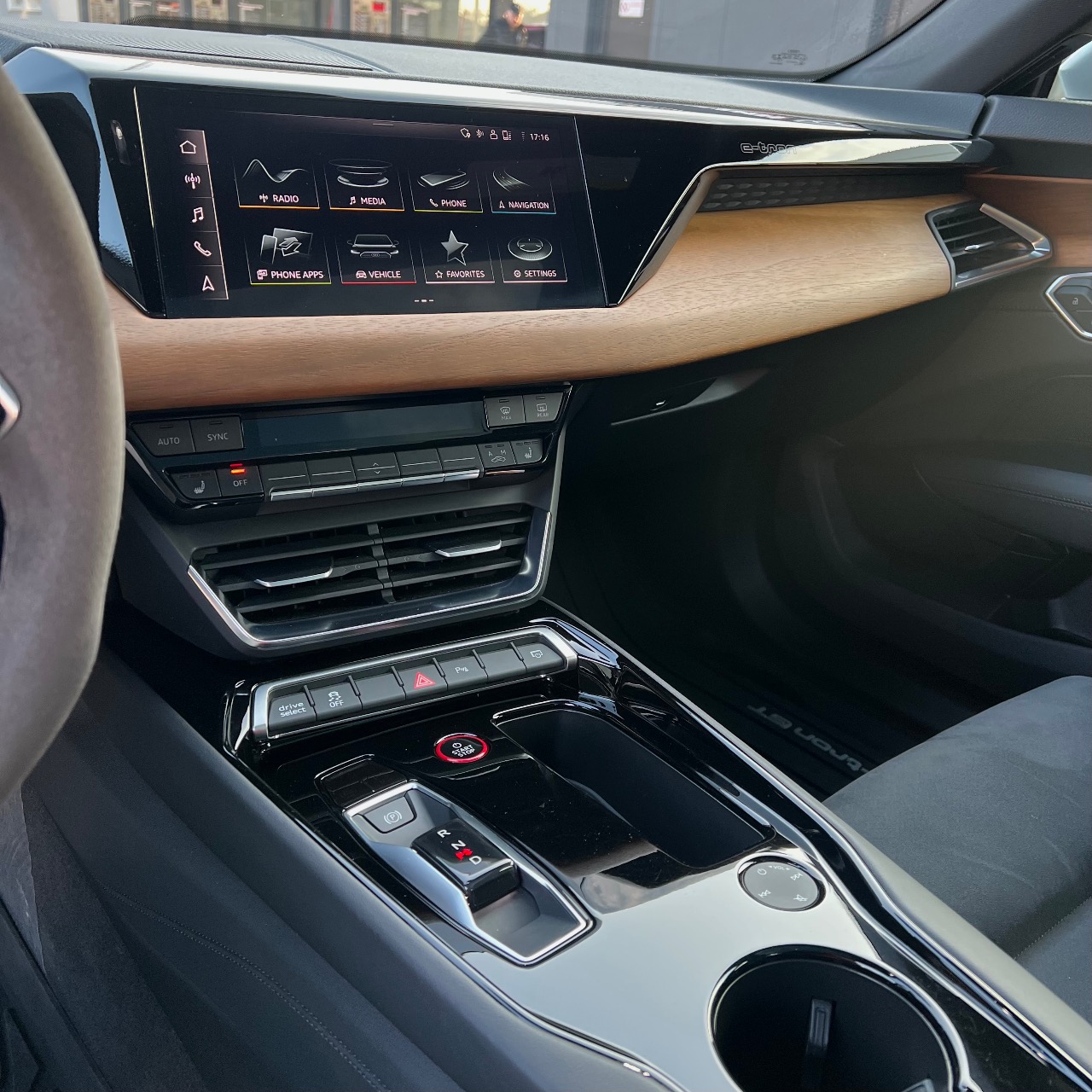 Audi e-tron GT - фото 9