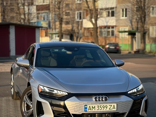 Audi e-tron GT - зображення 1