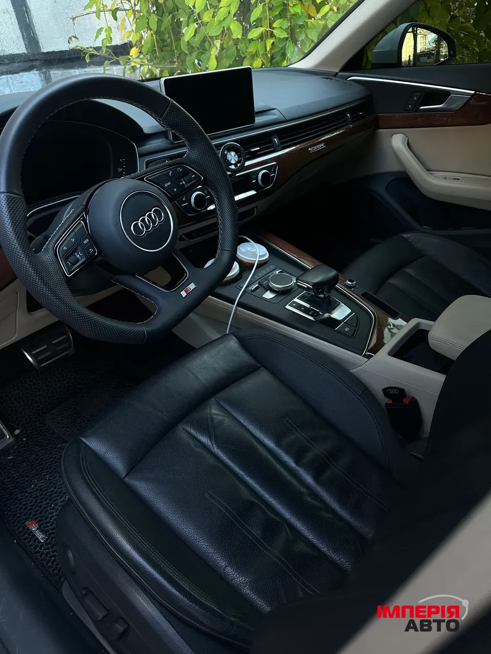 Audi A4 - фото 8