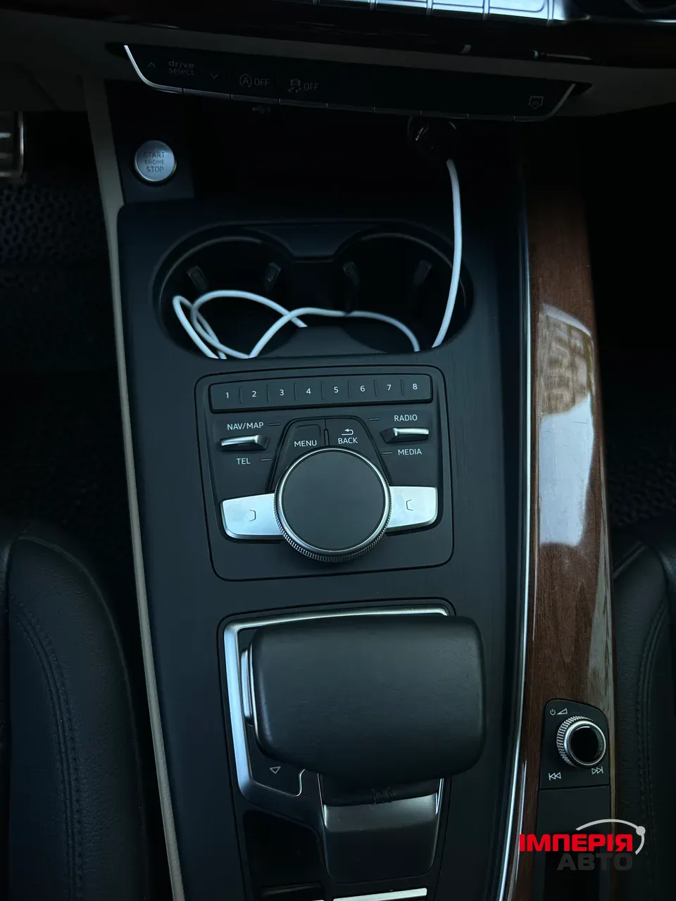 Audi A4 - фото 11