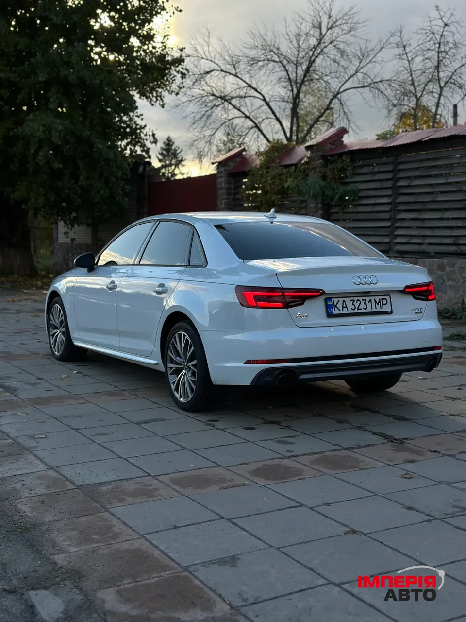 Audi A4 - фото 5