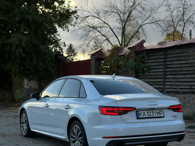 Audi A4 - фото 5