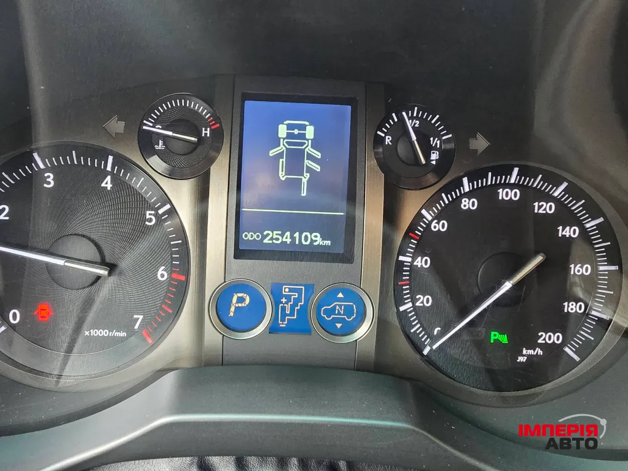 Lexus GX - фото 17