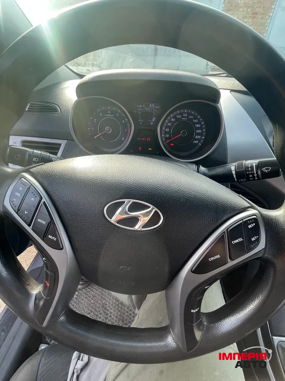 Hyundai Elantra - фото 2