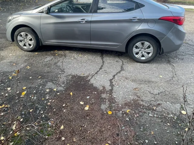 Hyundai Elantra - фото 3