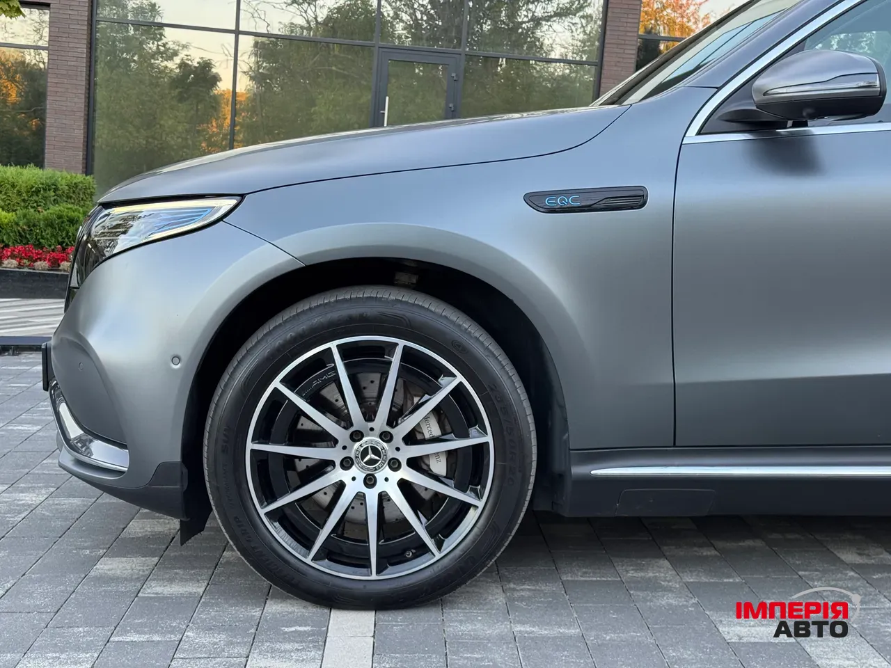 Mercedes-Benz EQC - фото 10