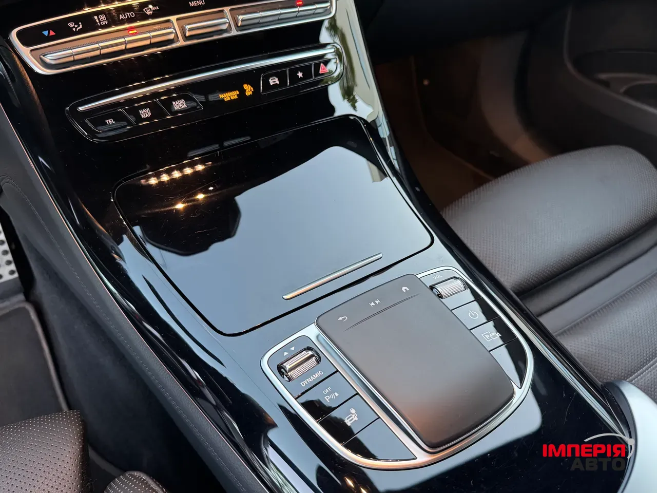 Mercedes-Benz EQC - фото 34