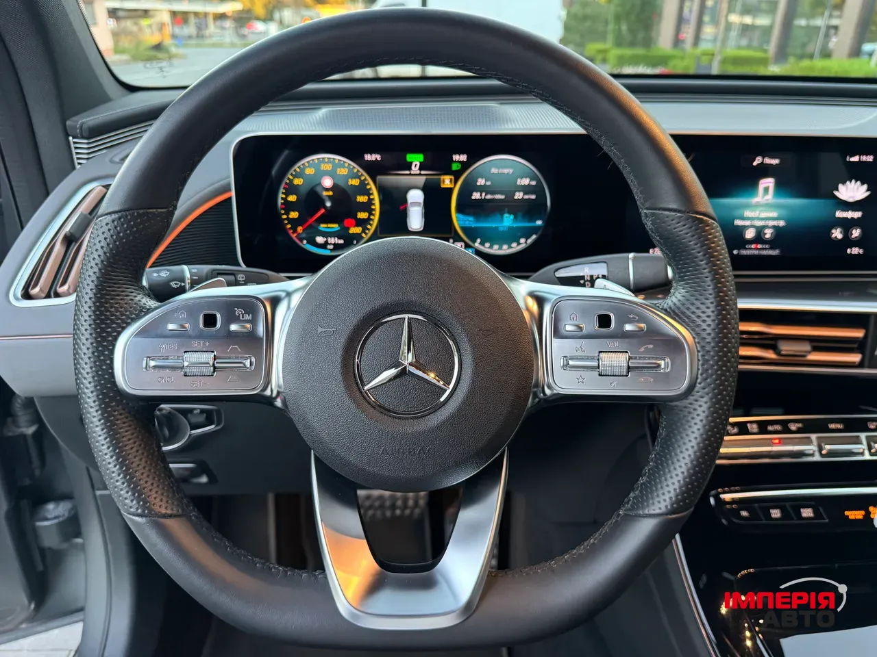 Mercedes-Benz EQC - фото 30